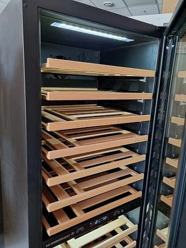 Шкаф винный SCANDIFROST WFG110C