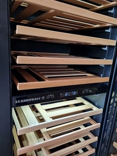 Шкаф винный SCANDIFROST WFG110C